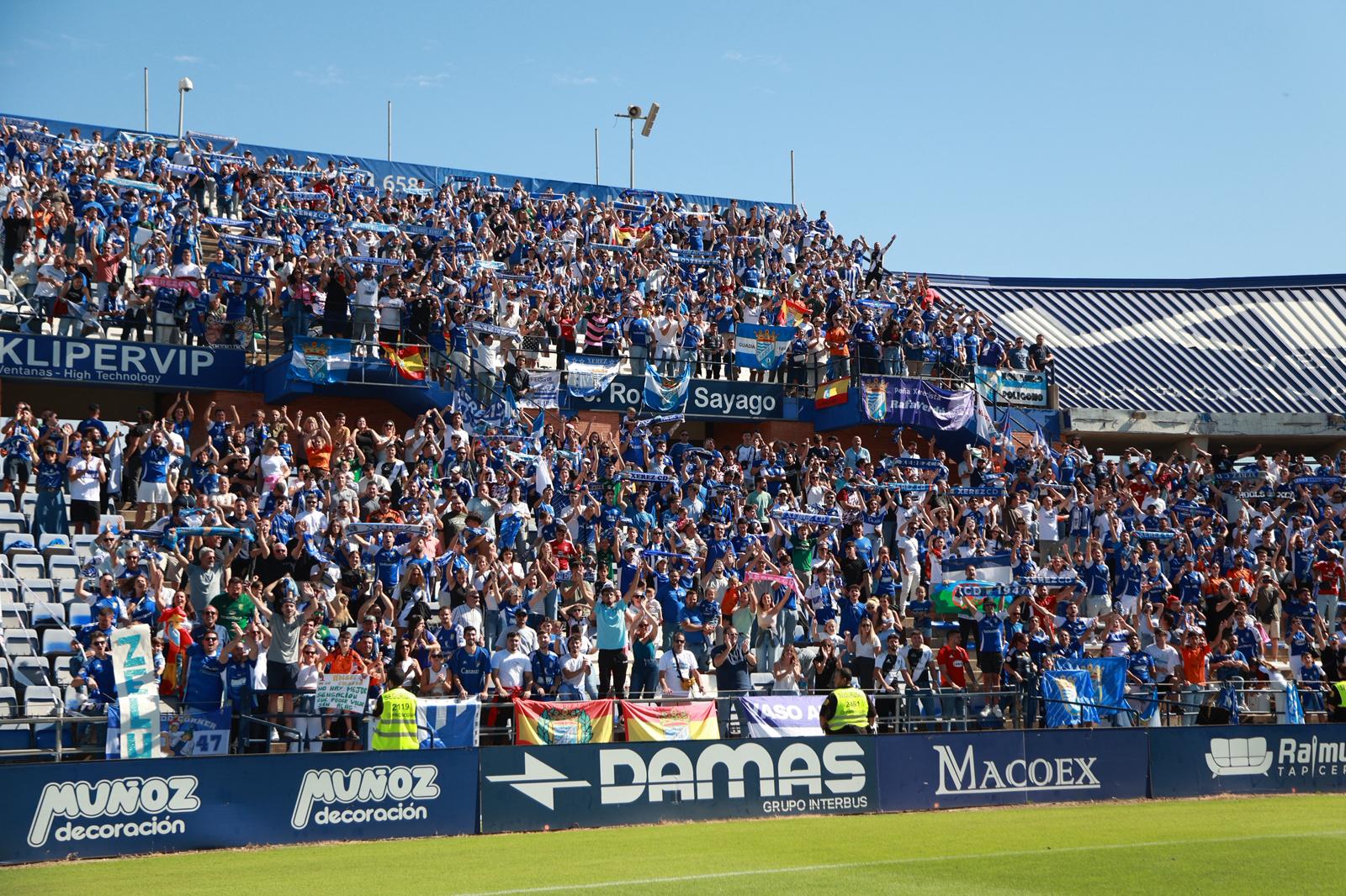Aficionados del Xerez CD en el Nuevo Colombino de Huelva