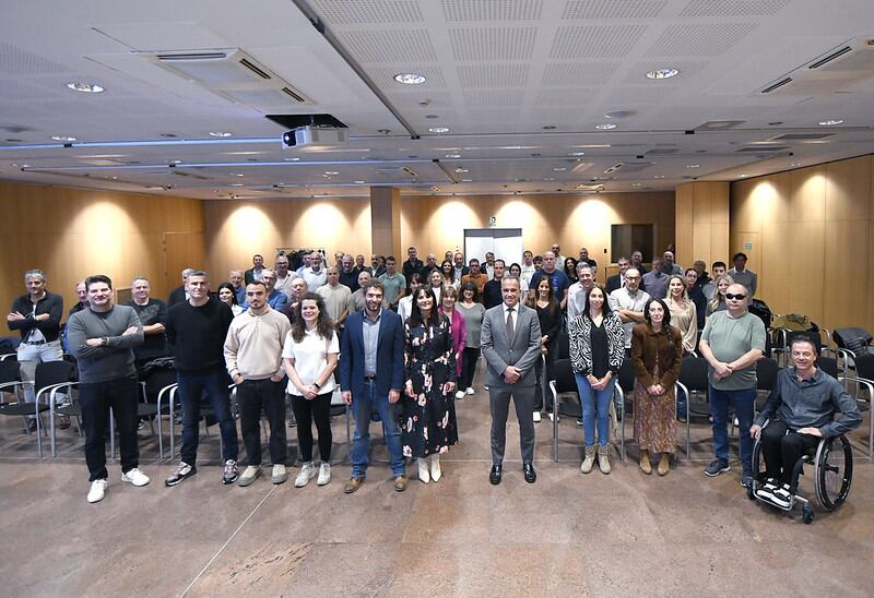 Fotografia abans de la reunió de Govern amb les entitats esportives del país