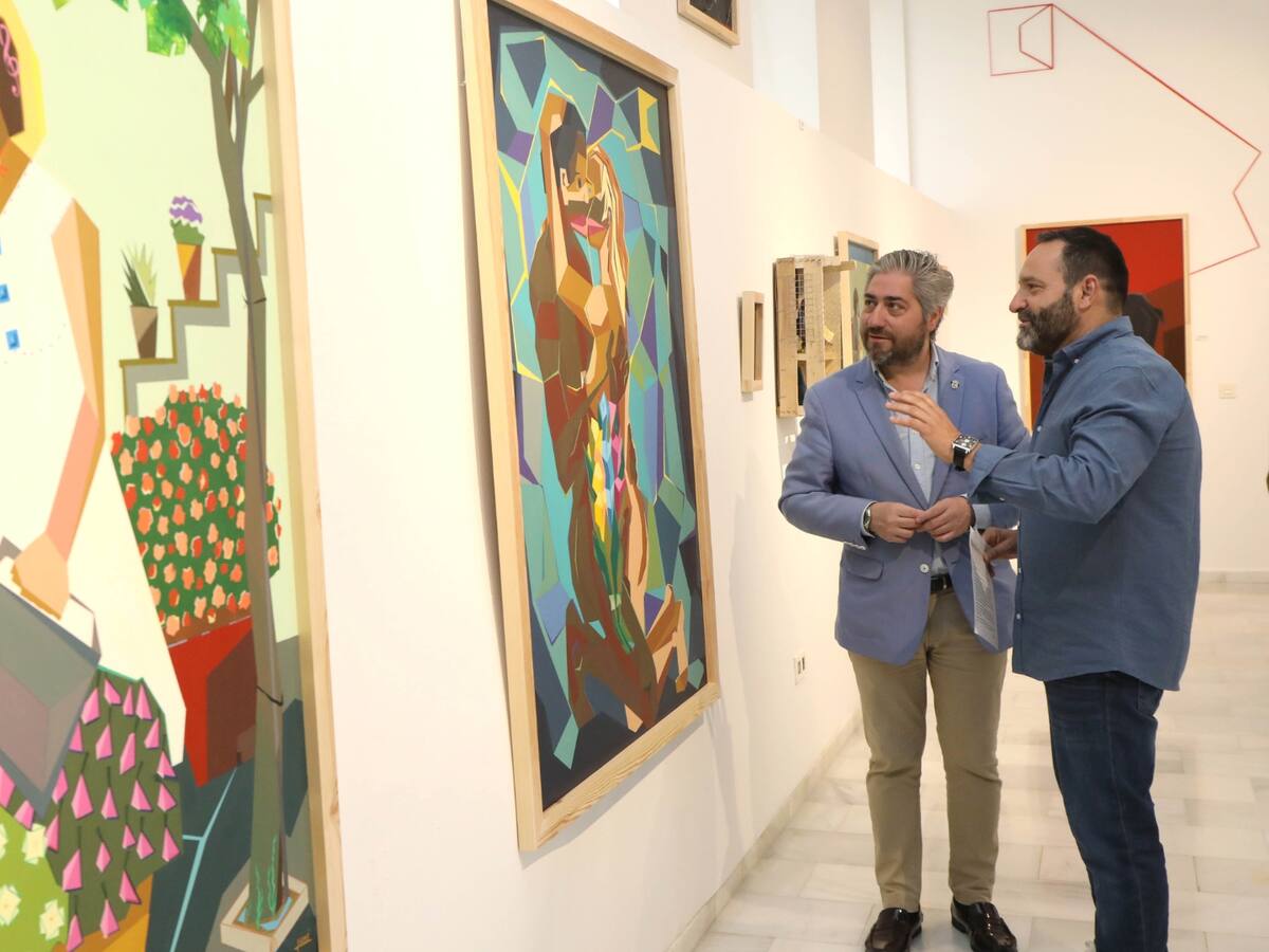El autor lucentino Fernando Somé recrea en su nueva exposición la vida de Miguel Hernández