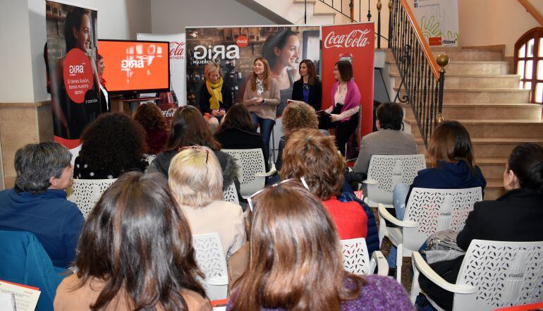 Acto de presentación del proyecto GIRA Mujeres de Coca-Cola