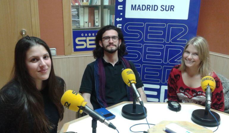 Los tres estudiantes Erasmus opinan en SER Universitarios sobre los refugiados. 