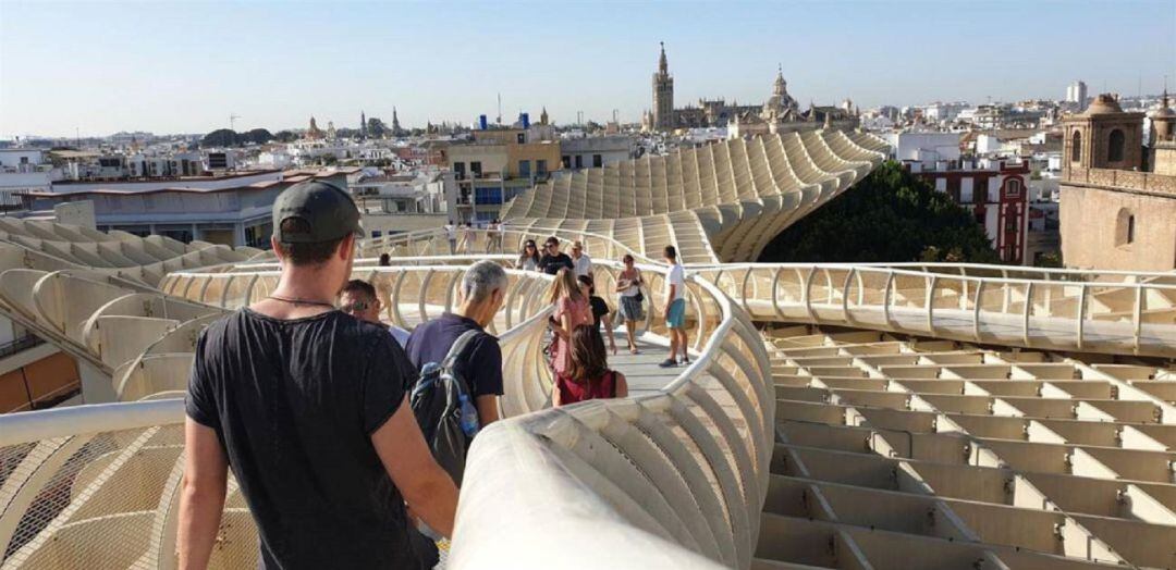 Turistas en Sevilla