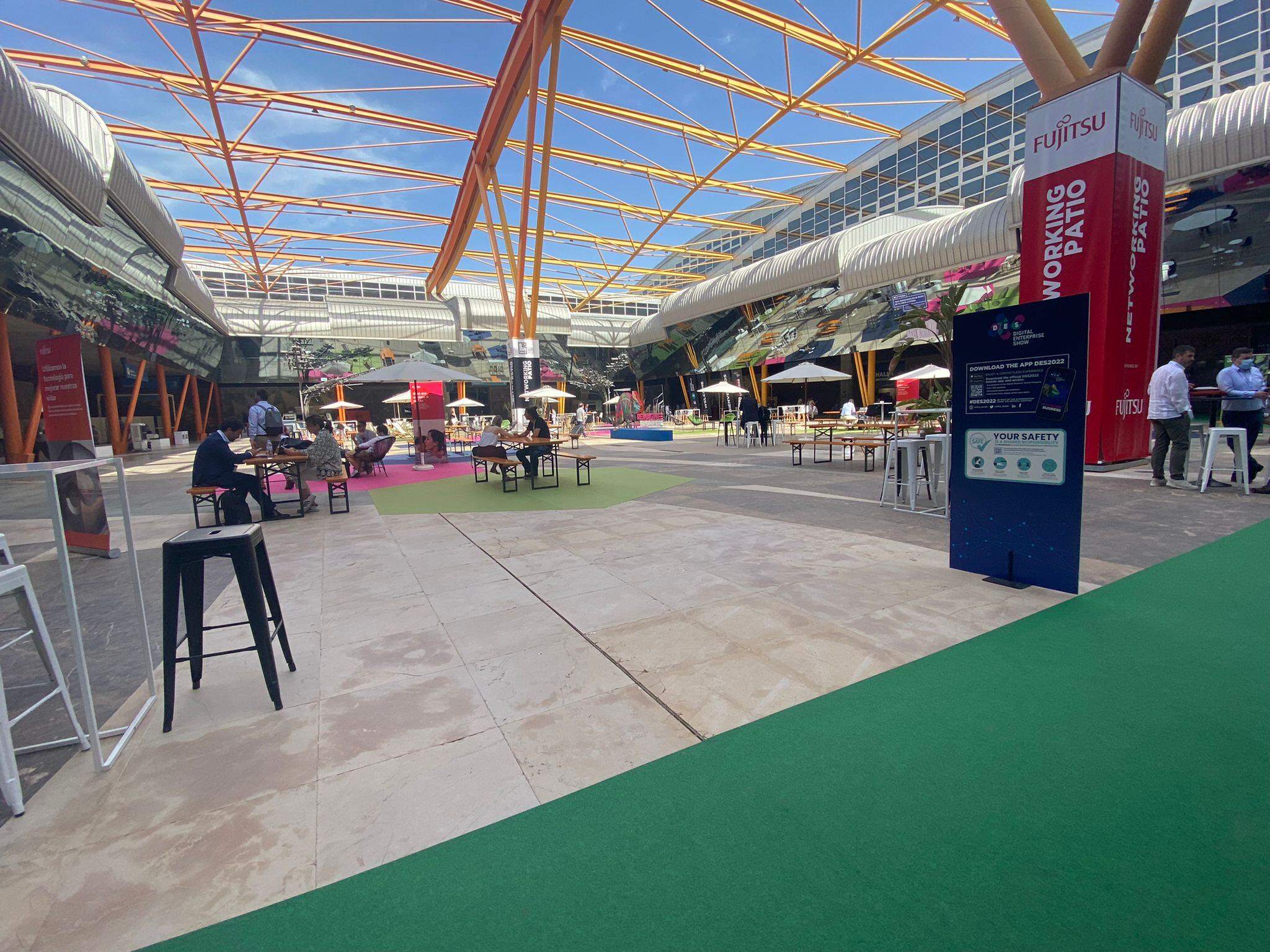 Zona de descanso en el Palacio de Ferias y  Congresos de Málaga del DES 2022