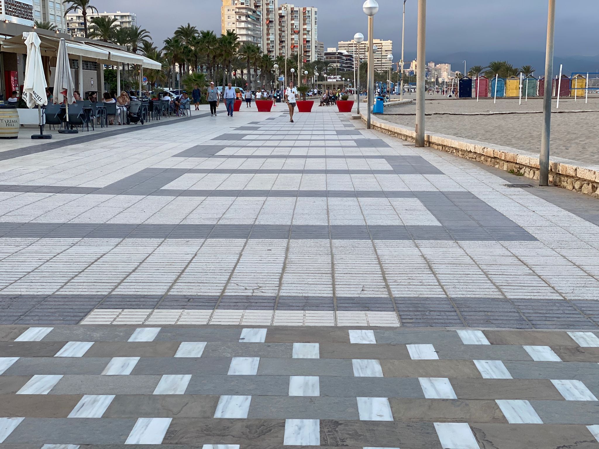 Inicio del tramo del paseo de la avenida de Niza que se abordará hasta el término municipal de El Campello