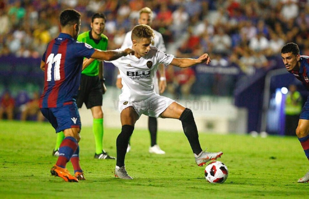 Alex Blanco llegará cedido hasta final de temporada.