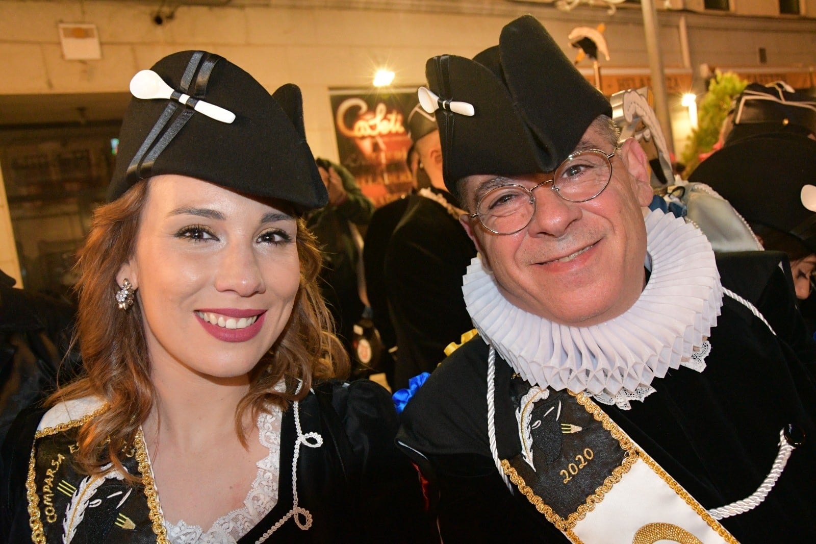 Lucía y Francisco, abanderada y capitán de la Comparsa de Estudiantes de Elda