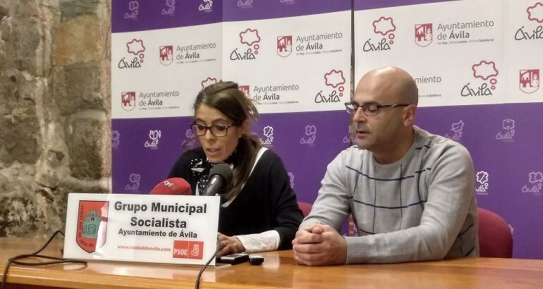 Yolanda Vázquez y Josué Aldudo, concejales del PSOE en el Ayuntamiento de Ávila