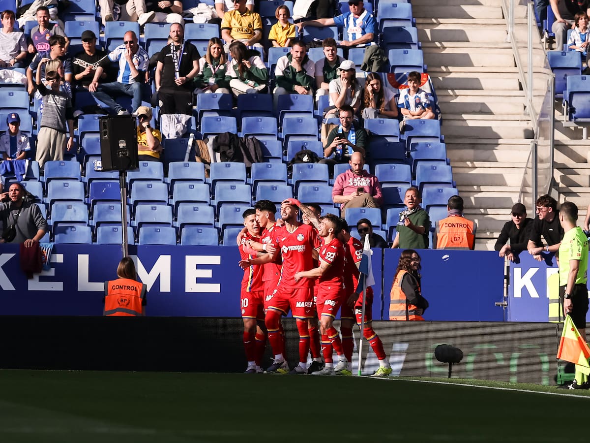 Cierran parcialmente el RCDE Stadium por arrojar agua a Bordalás y al equipo arbitral durante el Espanyol-Getafe