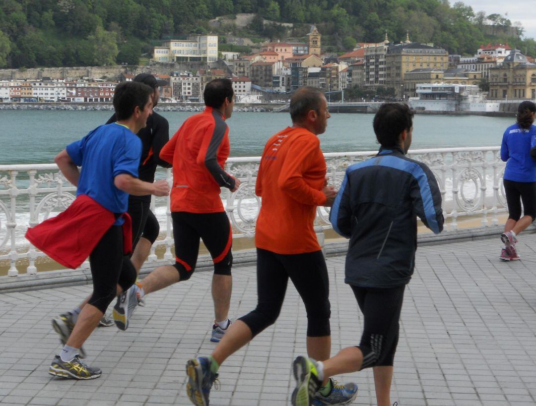 Deporte al aire libre en la Bahía de la Concha