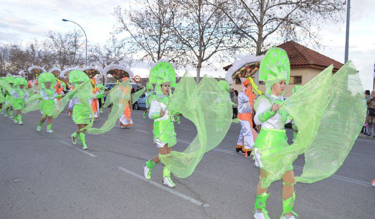 Casi una treintena de asociaciones desfilarán en el carnaval de Parla