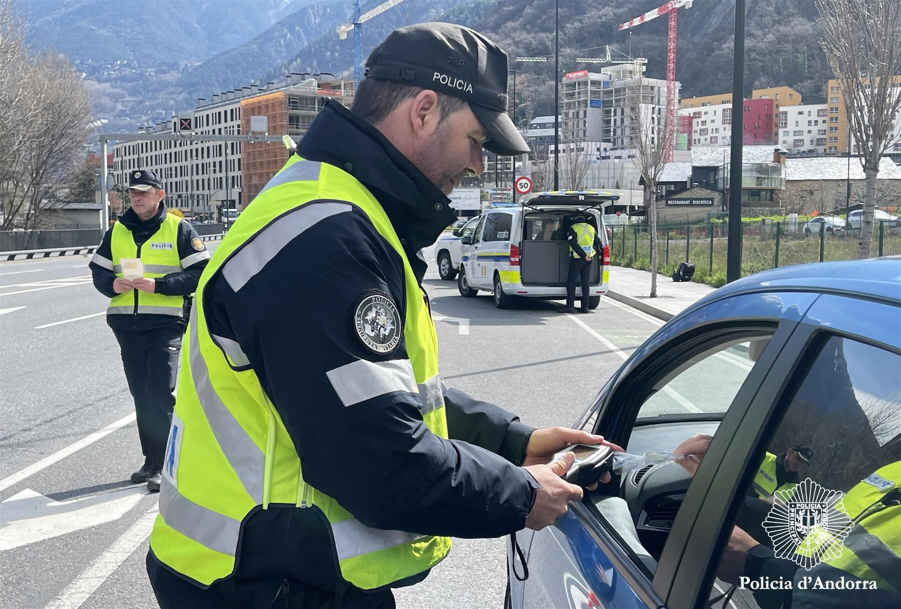 Un dels controls d&#039;alcoholèmia efectuats per la Policia durant la campanya preventiva dels darrers dies