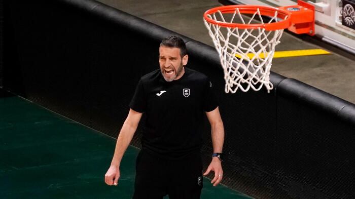 El técnico del Unicaja Ibon Navarro