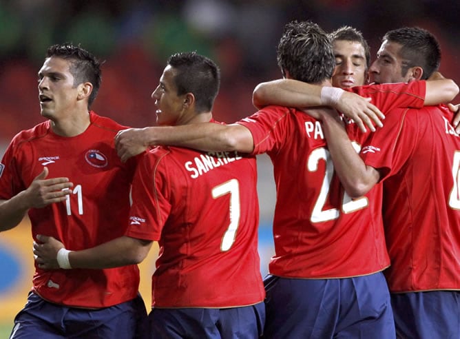 Los jugadores chilenos celebran el gol ante Suiza