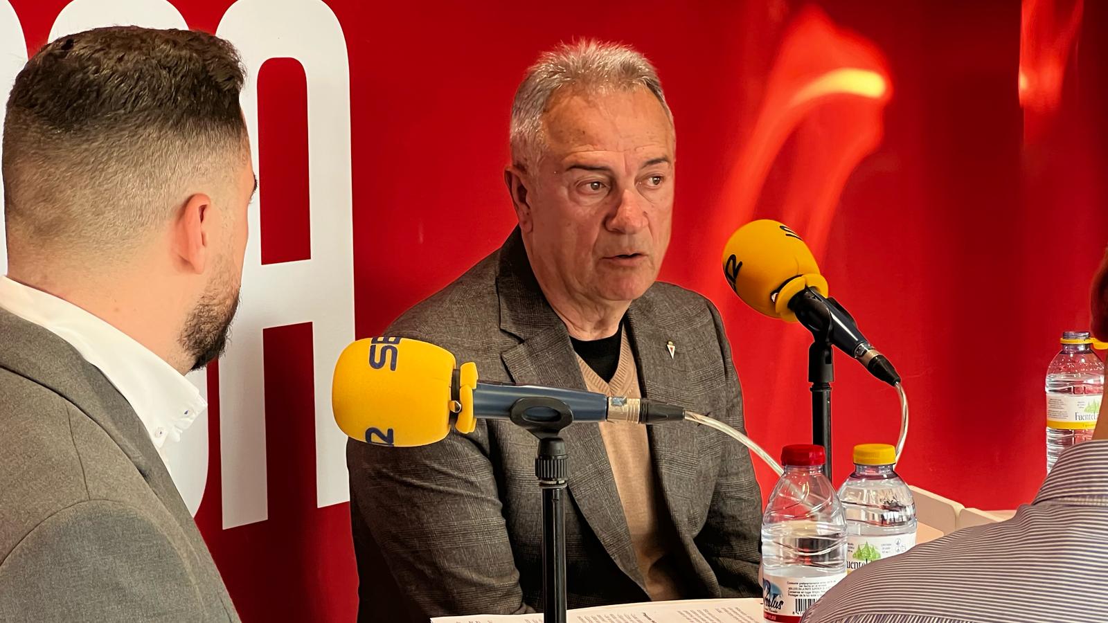 Felipe Moreno en el micrófono de la SER en febrero