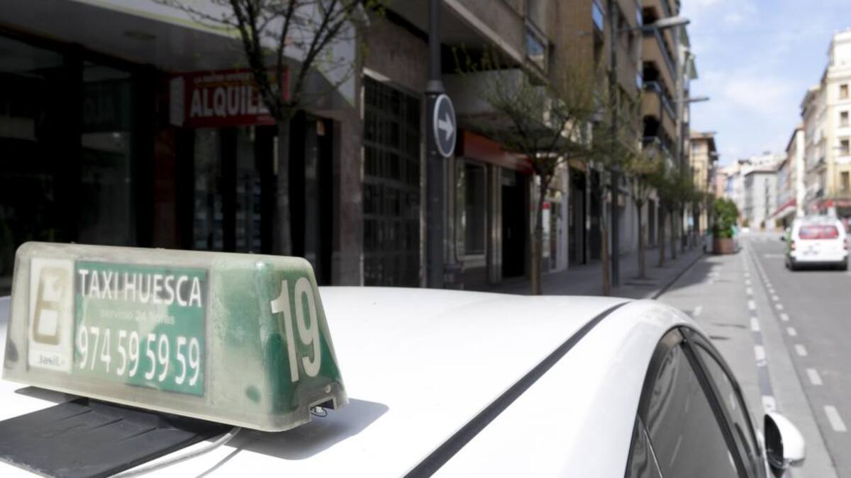 Los traslados de las personas mayores para vacunar, principal nicho de negocio para los taxistas