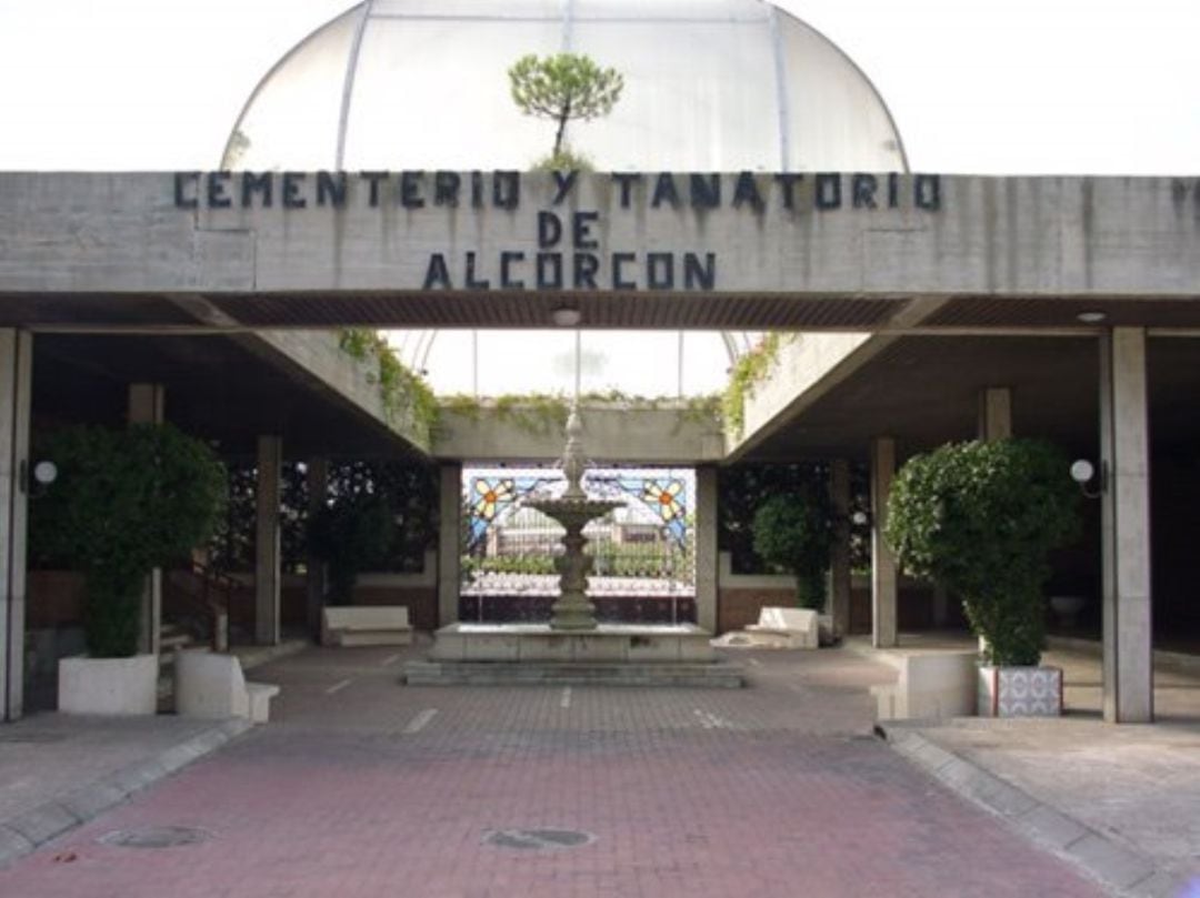 Entrada al cementerio y tanatorio de Alcorcón