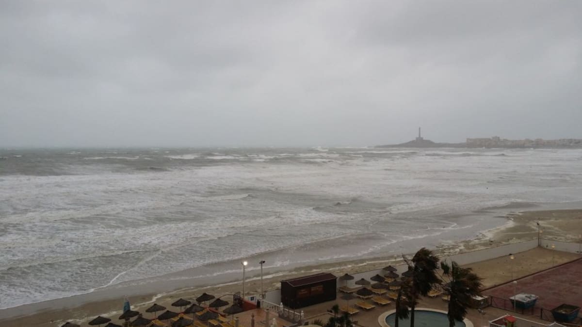 Busquen una persona que hauria caigut a l'aigua al port de Palamós