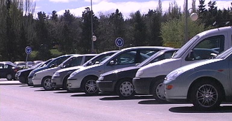 Coches aparcados en la calle