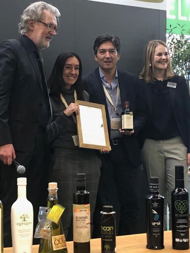 Belén Luque Pinilla recibiendo la distinción en Biofach 2019