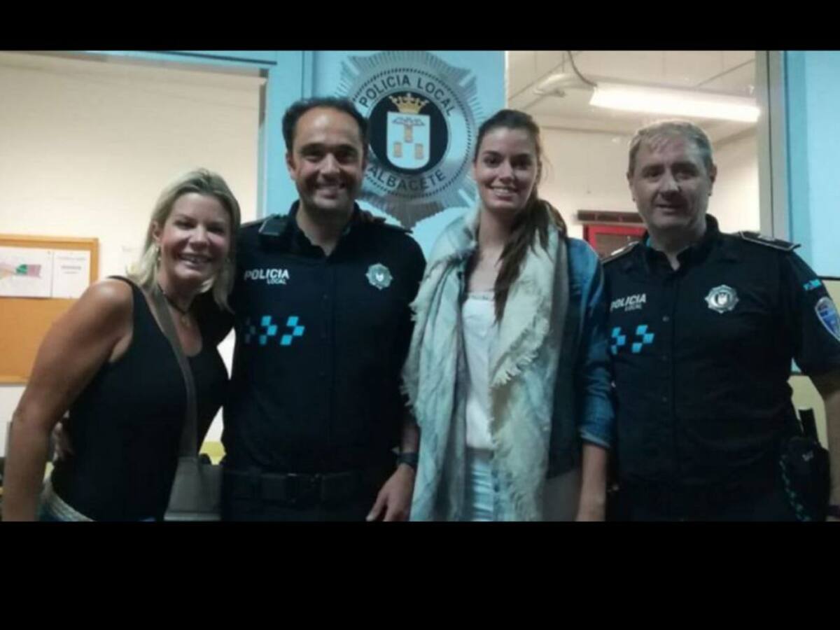 "Me sorprende que la gente se sorprenda por devolver una cartera con dinero"