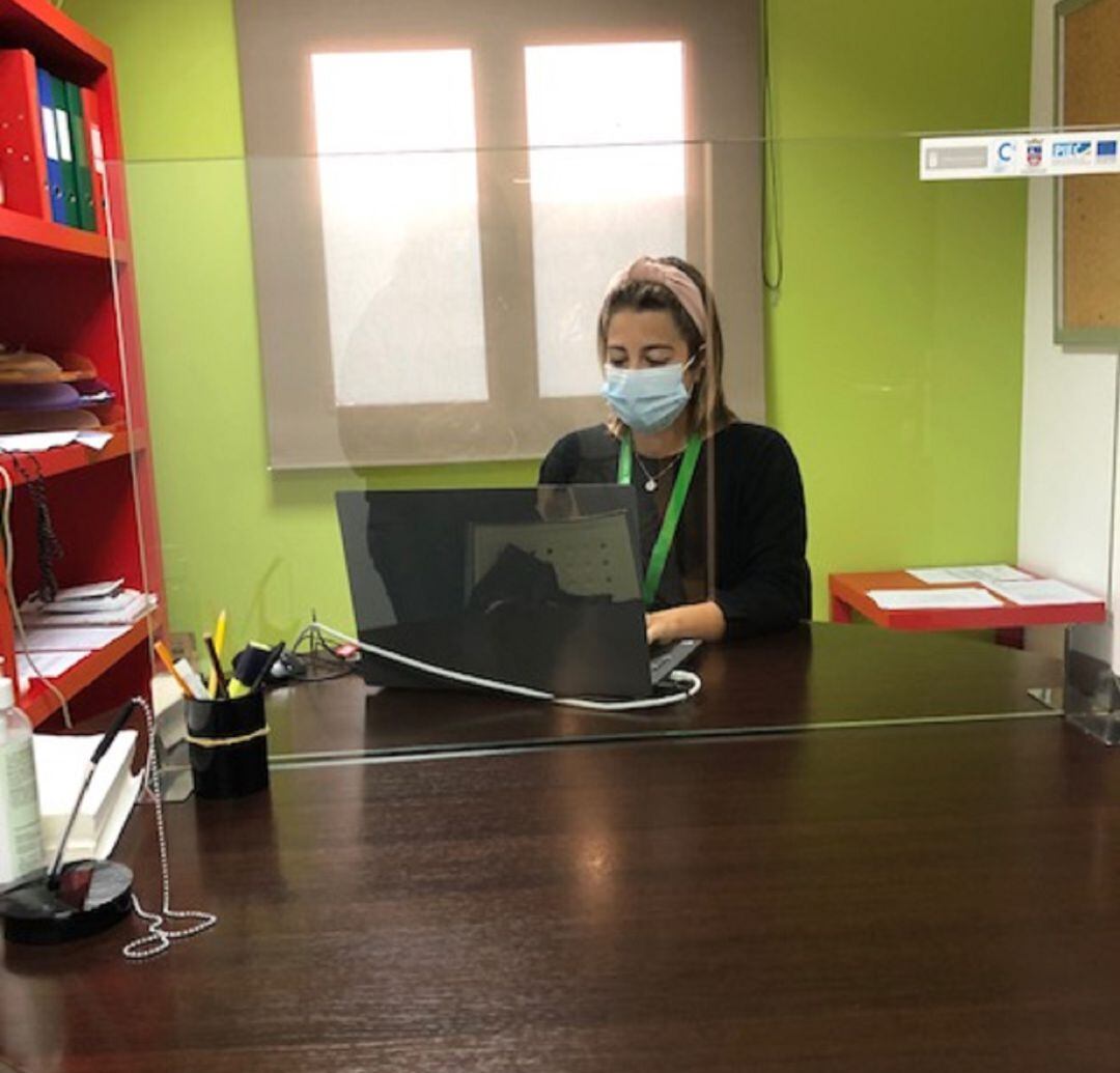 Una de las trabajadoras del programa Neo-Covid.