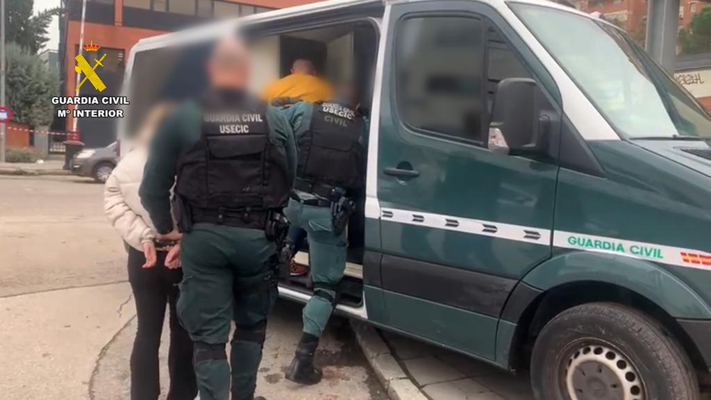 Imagen de una de las detenciones de la banda albanesa que asaltaba chalés