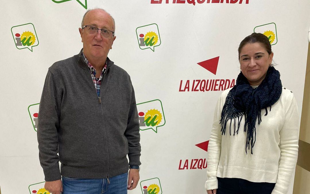 Antonio de la Rosa junto a Irene Ruiz, coordinadora local de Izquierda Unida