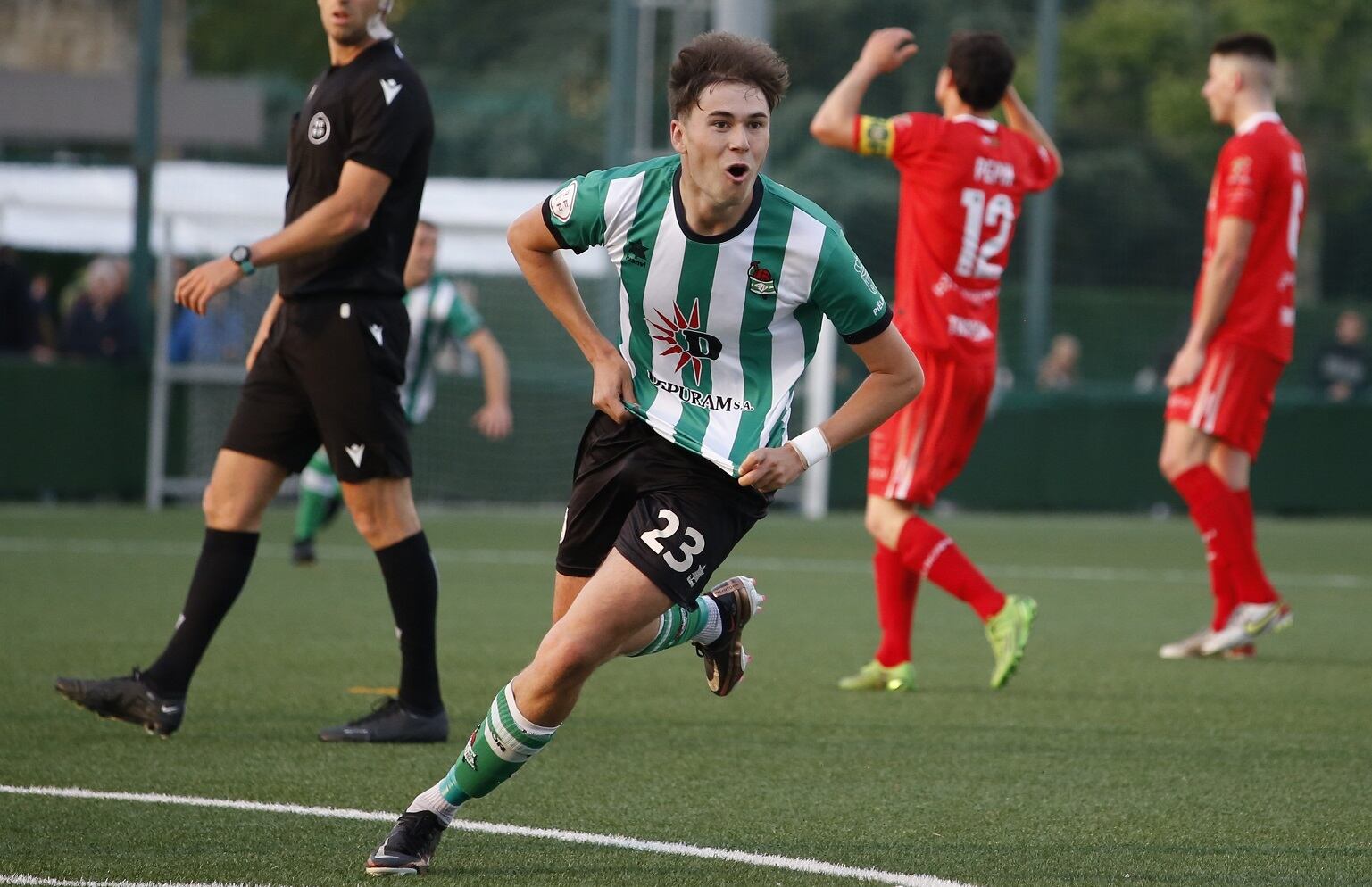 Sergio Pelayo, marcando con el Vimenor