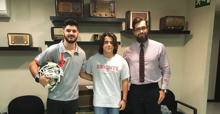 Diego Marlasca, Carlos Bernabéu y Marco Chomón. Capitán junior de los Knights, responsable de comunicación de los Jabatos y entrenador en jefe de los Knights