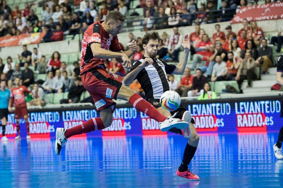 Pito en una jugada del partido ante el Levante