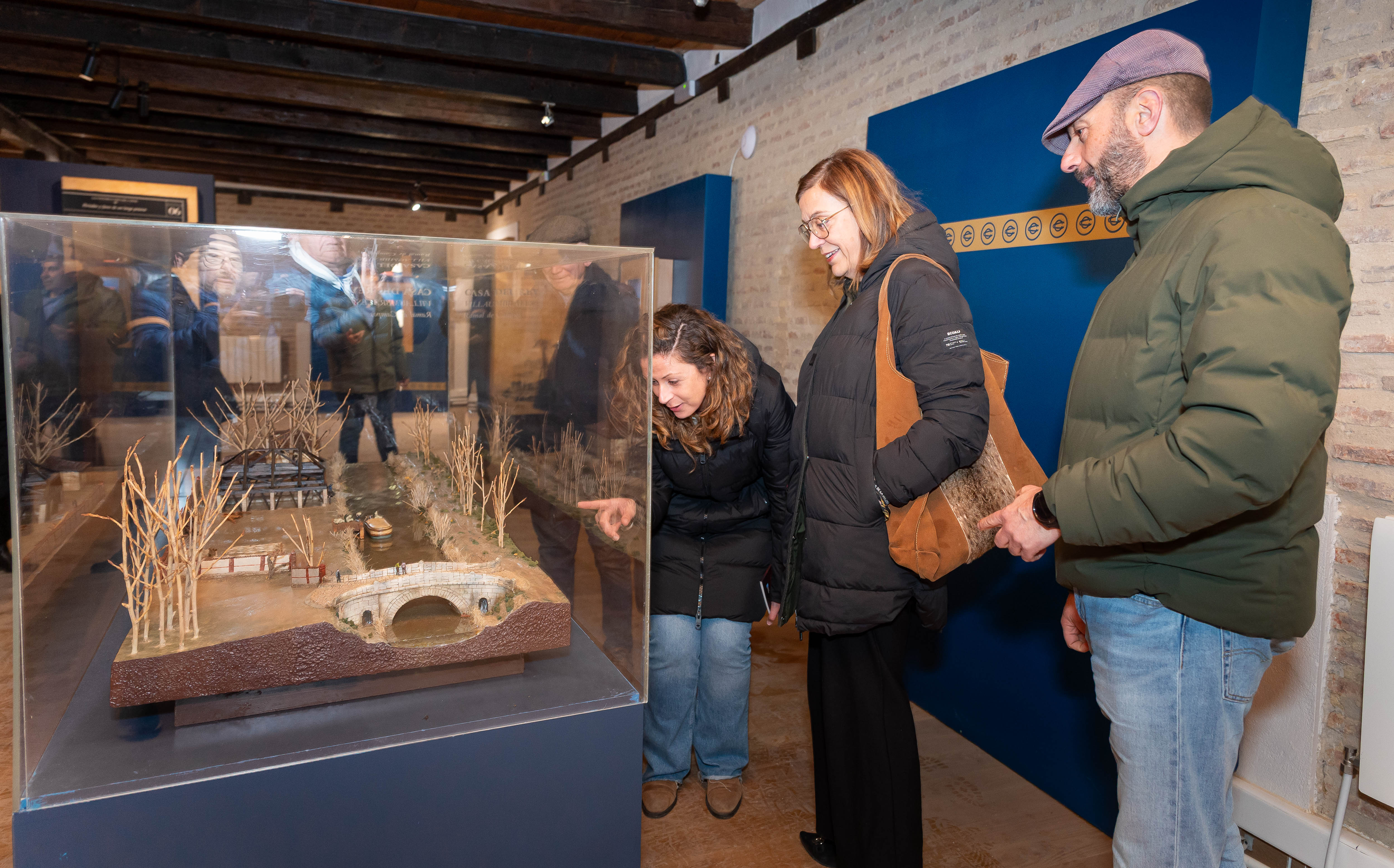 Visita de la presidenta de la Diputación a la Casa del Rey en Villaumbrales (Palencia)