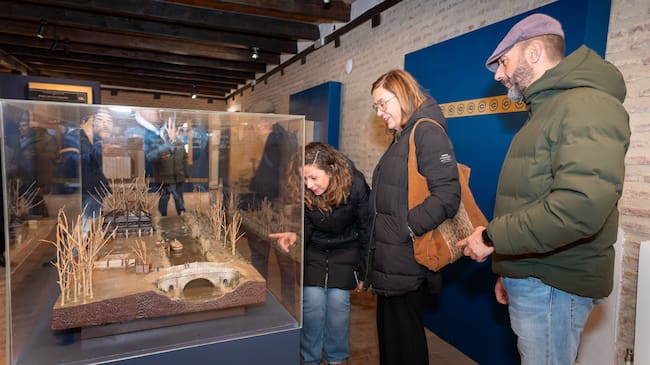 Visita de la presidenta de la Diputación a la Casa del Rey en Villaumbrales (Palencia)