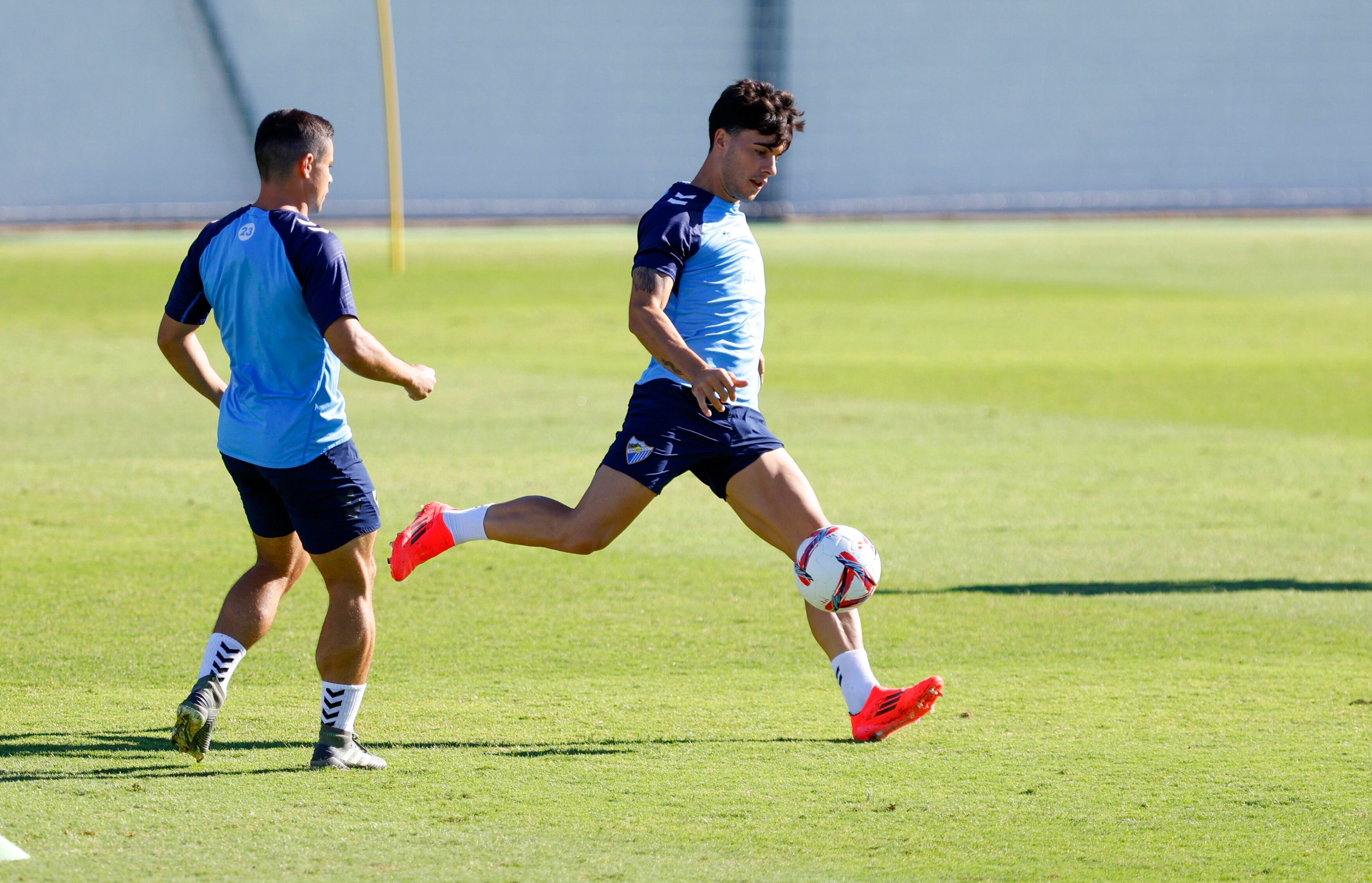 El Málaga empezó a preparar el encuentro del sábado contra el Cádiz sin Antoñito Cordero y Aaron Ochoa