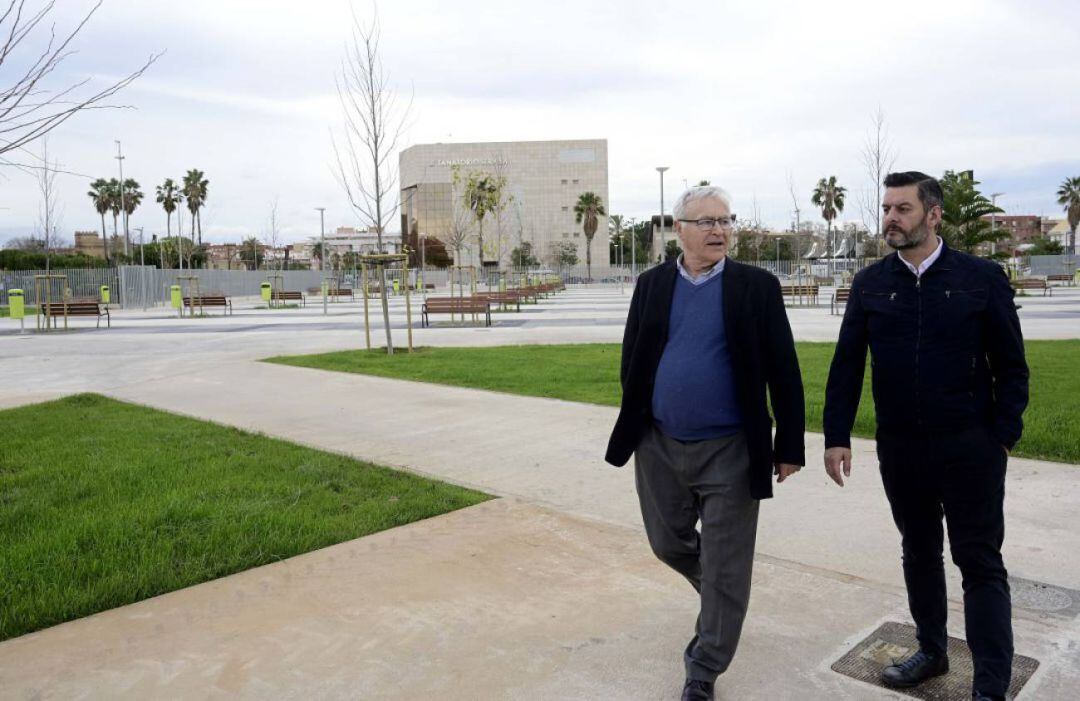 El alcalde de València, Joan Ribó y el concejal Carlos Galiana en una foto de archivo de una visita a la nueva ubicación.