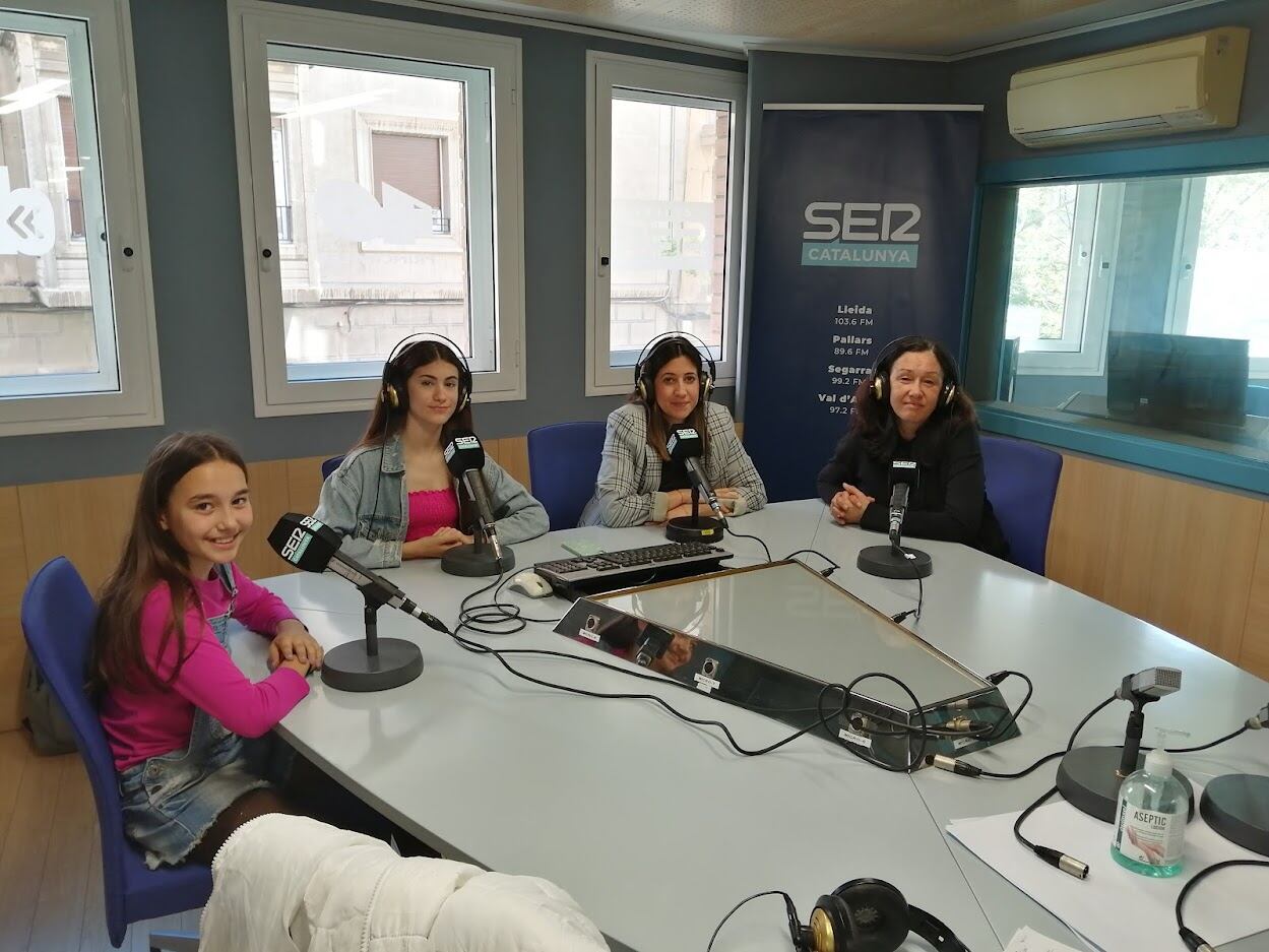 D&#039;esquerra a dreta, Taïs Aragonés, Martina Parra, Alícia Ruiz i Borgena. Del Club Twirling Magraners.