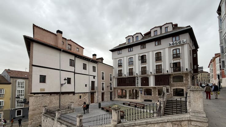 Vecinos del Casco Histórico piden que la plazuela frente a la Catedral se dedique a los Basilea