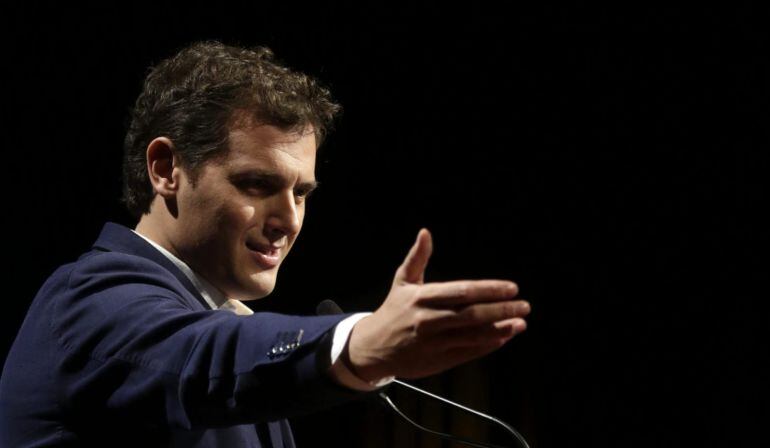 El presidente de Ciudadanos, Albert Rivera, durante su intervención en la convención municipal del partido en Madrid para presentar las claves del programa electoral