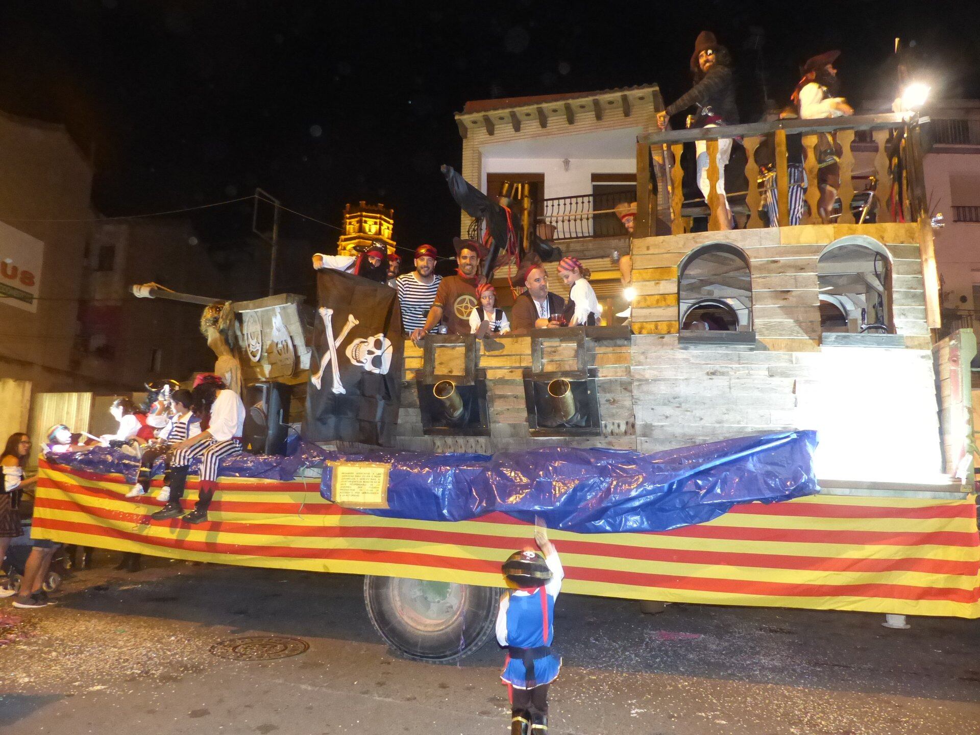 Una de las carrozas de las fiestas de Monzón