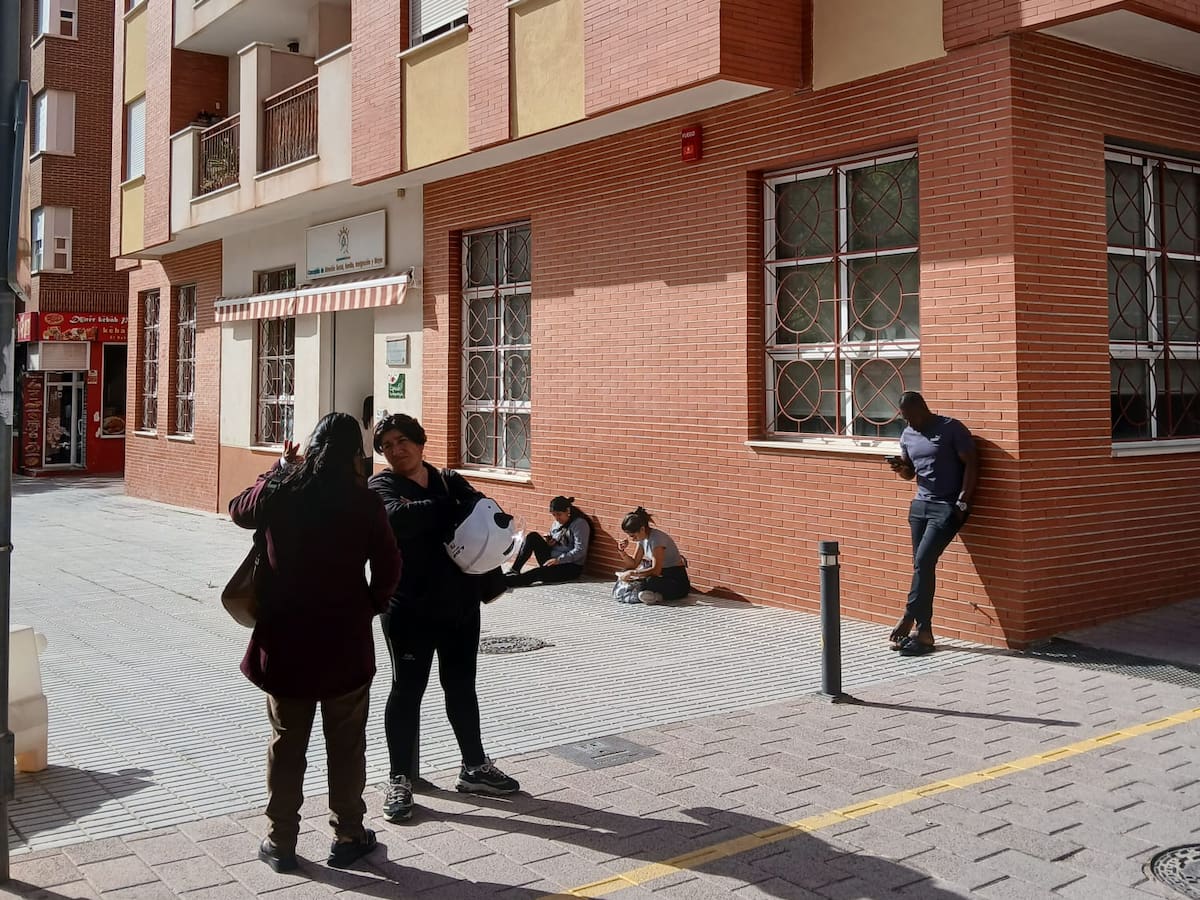 Servicios Sociales en Lorca reparte 100 números al día para la tramitación del informe de vulnerabilidad