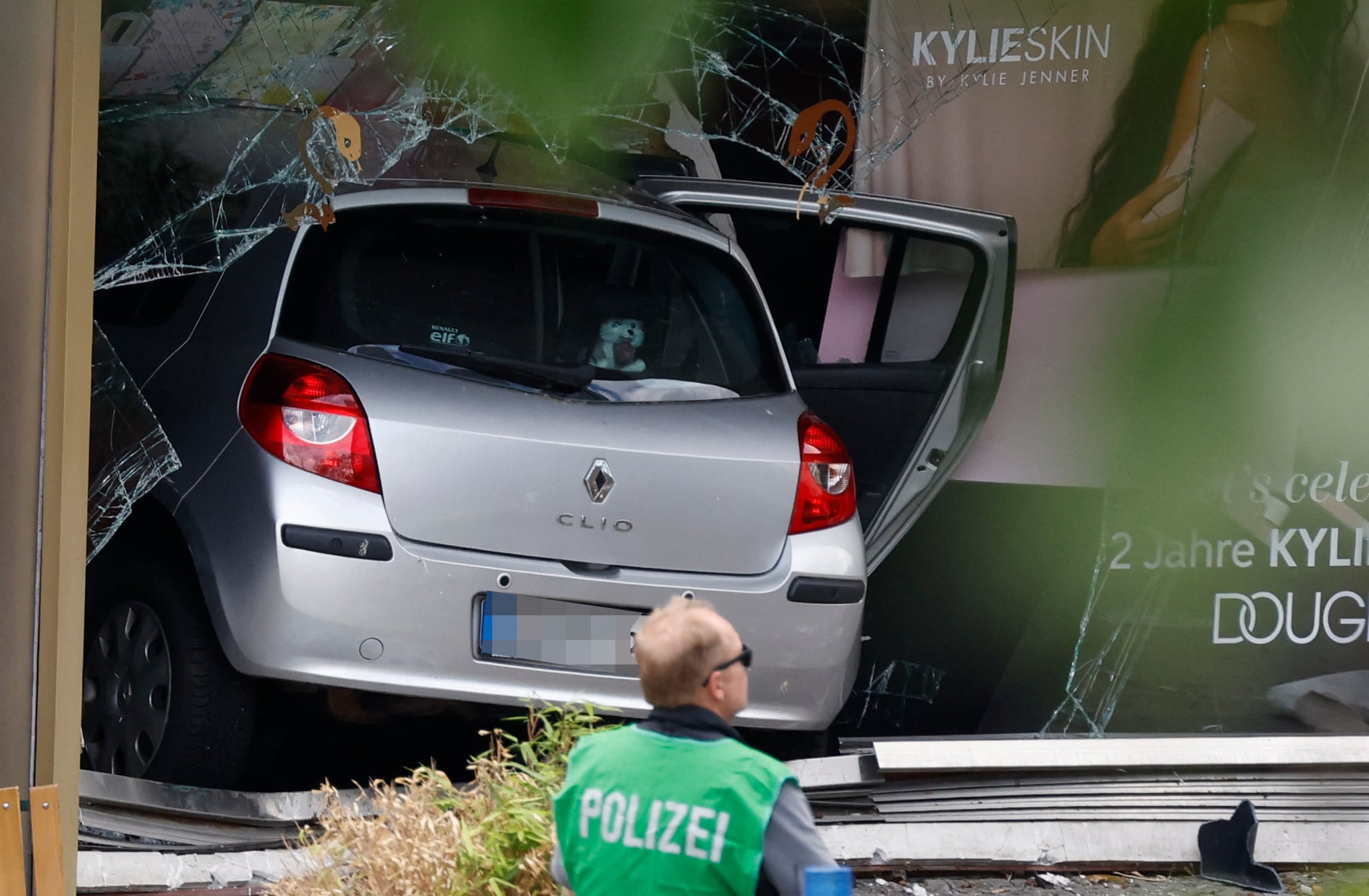 El autor del atropello múltiple conducía un Renault de color gris metalizado.