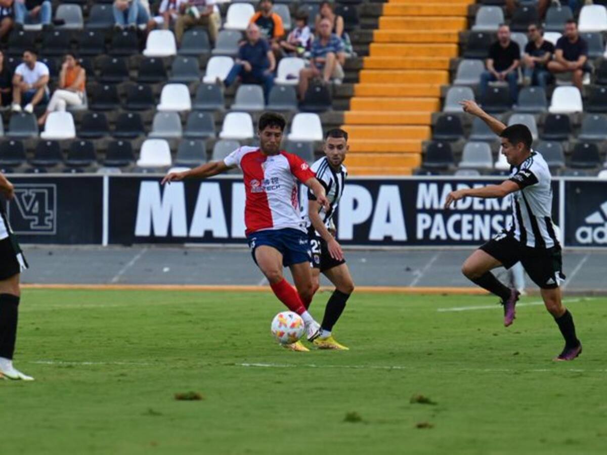 Zarpazo del Algeciras en Badajoz (0-1)