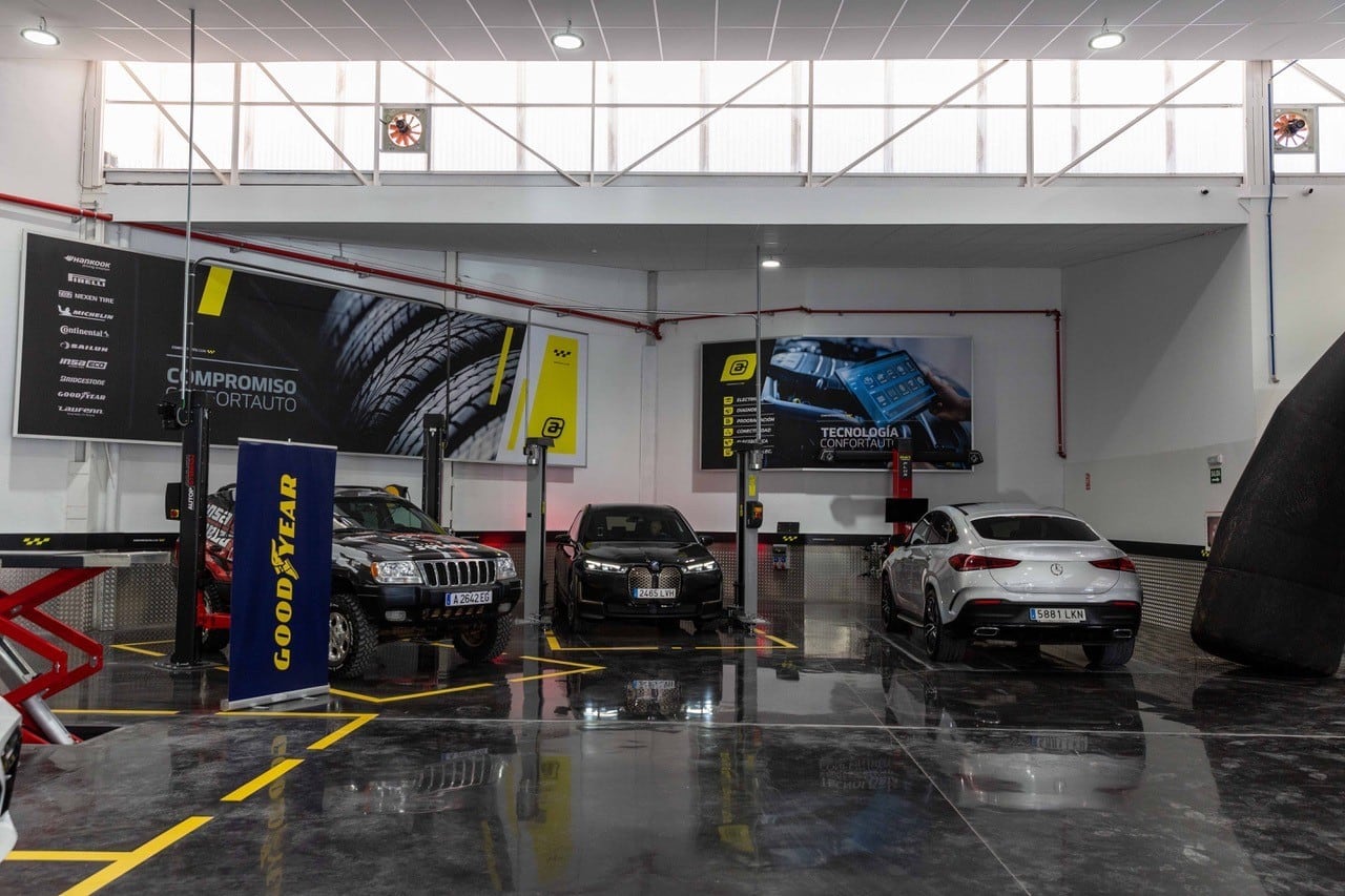 Inauguración de un nuevo Taller de mecánica de vehículos