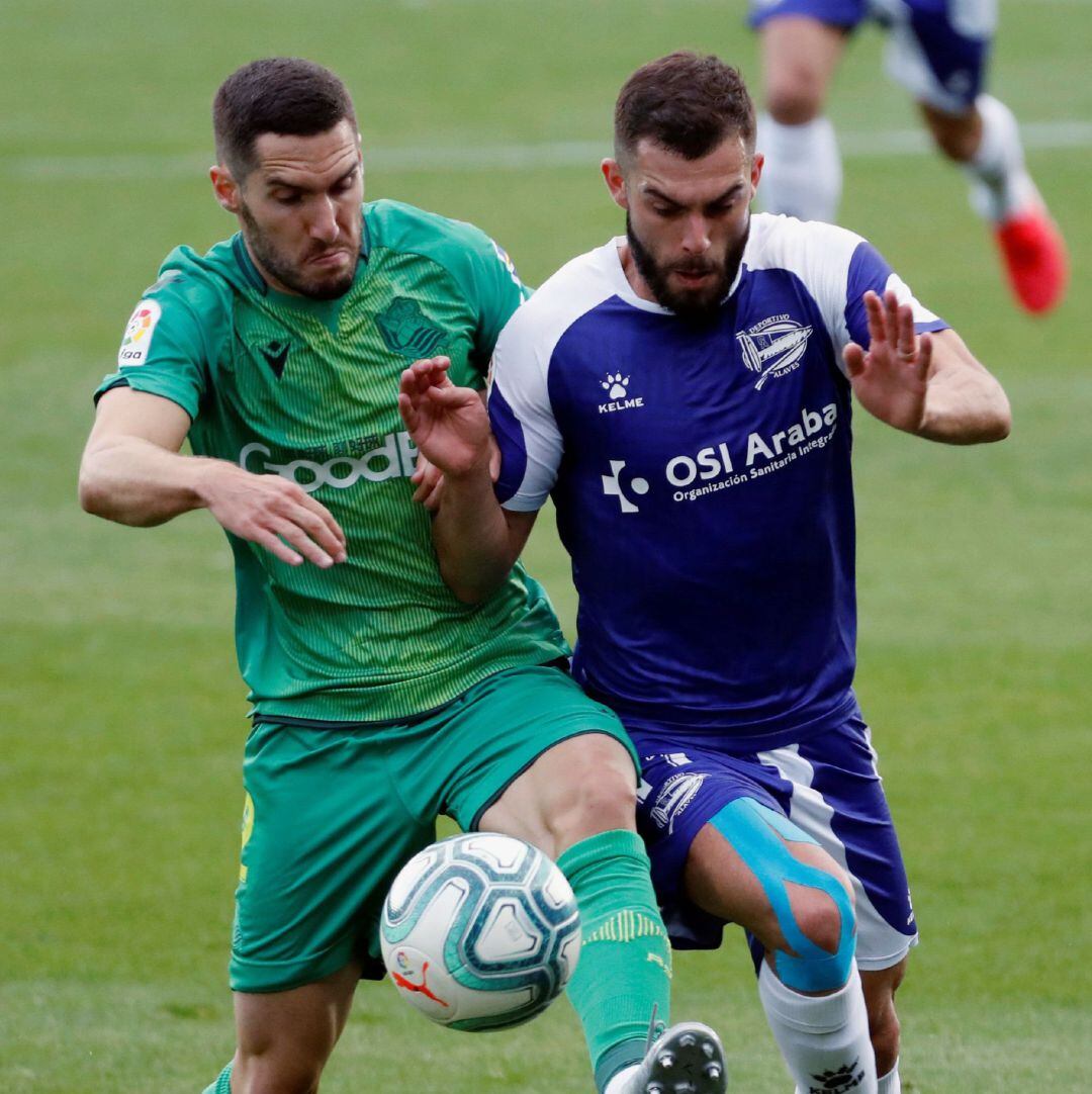 Luis Rioja, durante un partido entre el Alavés y la Real Sociedad.