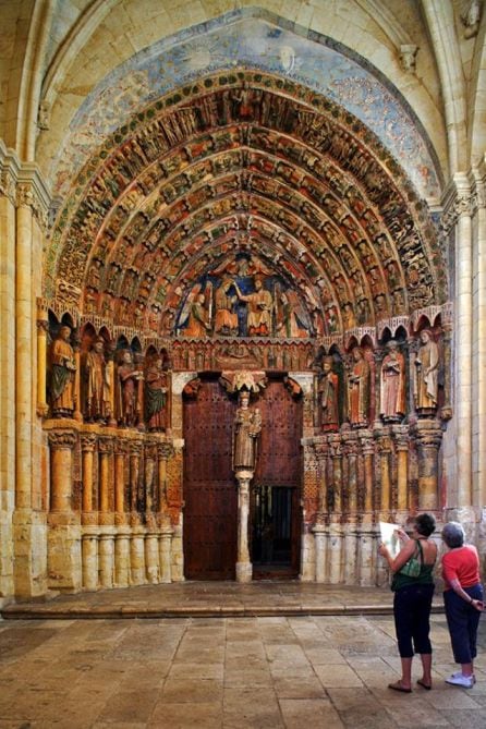 Portico de la Majestad de la Colegiata de Santa María la Mayor