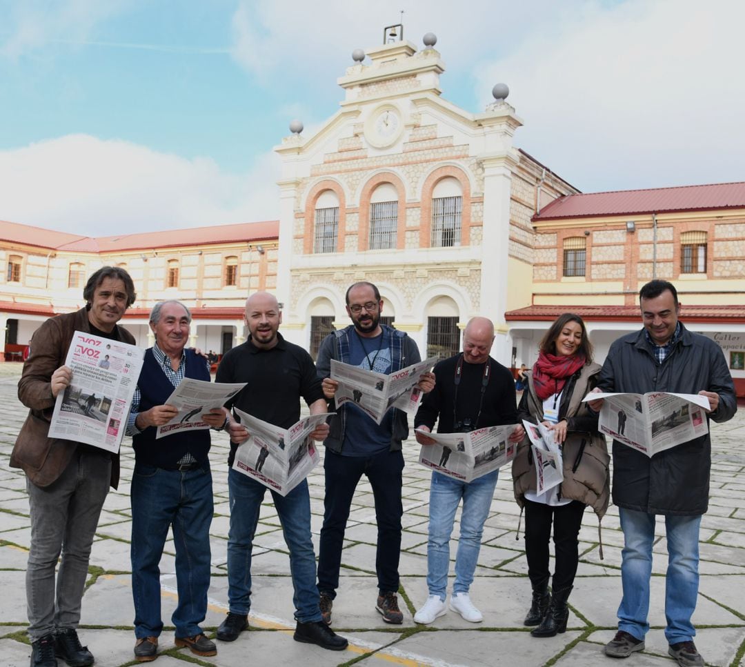 Equipo de internos y profesionales que elaboran &#039;La Voz del Patio&#039;