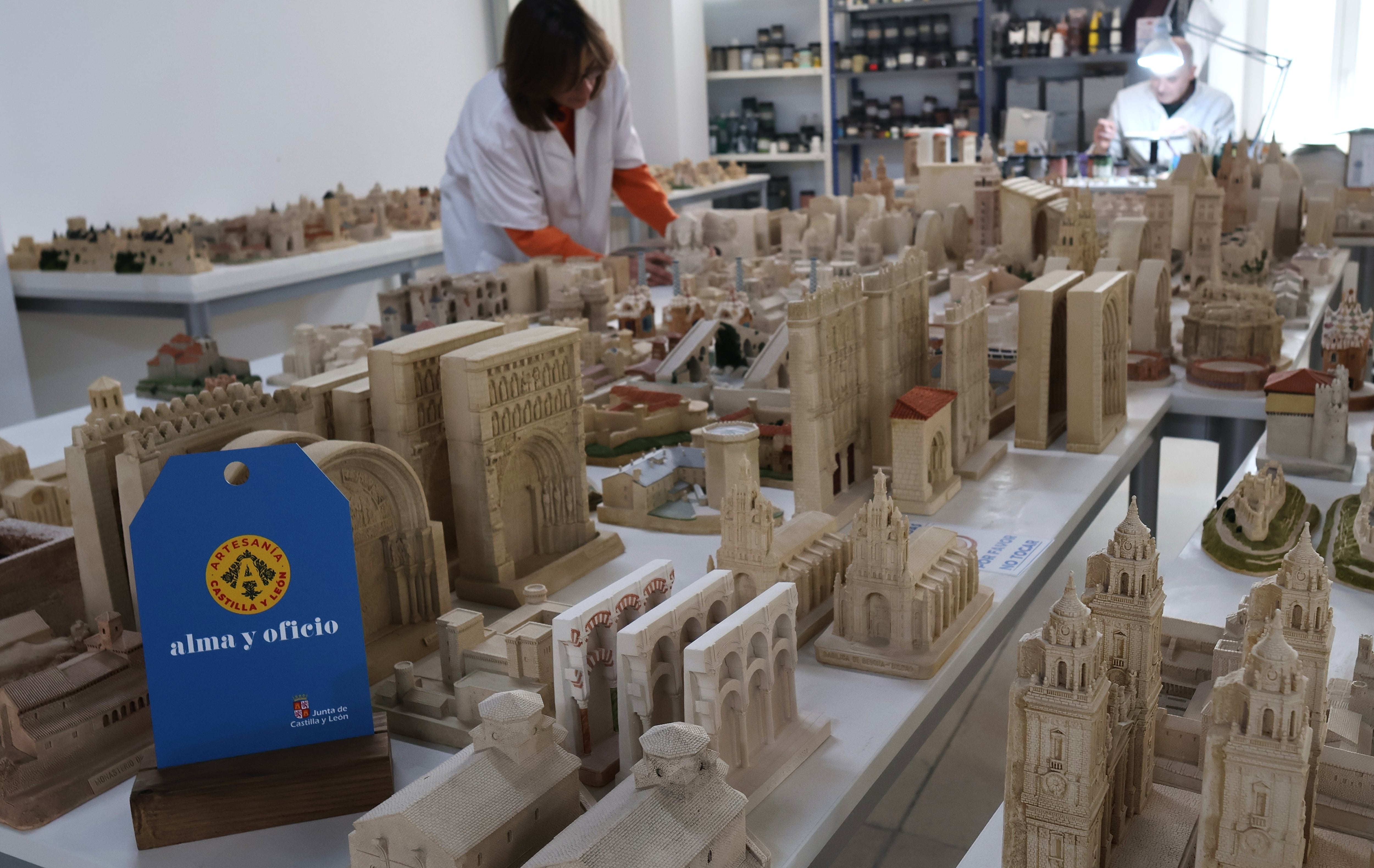 Taller artesanal de Ornamentos Arquitectónicos de la FSMLR en Aguilar de Campoo