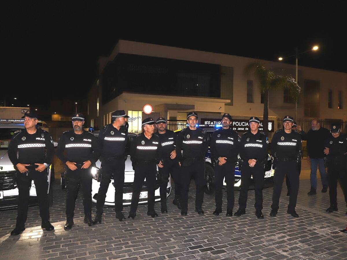 Parte hacia Valencia el primer grupo de diez policías locales de Jerez