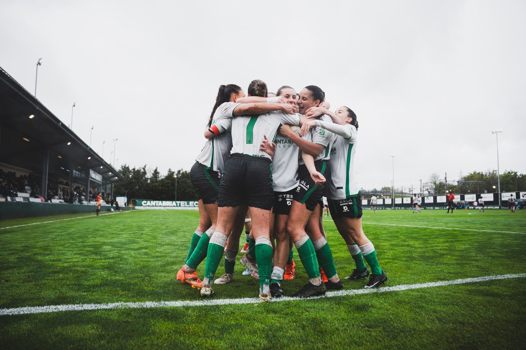 El primer equipo femenino del Racing.