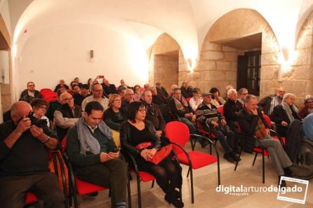 Asistentes a la charla de Alberto Durán