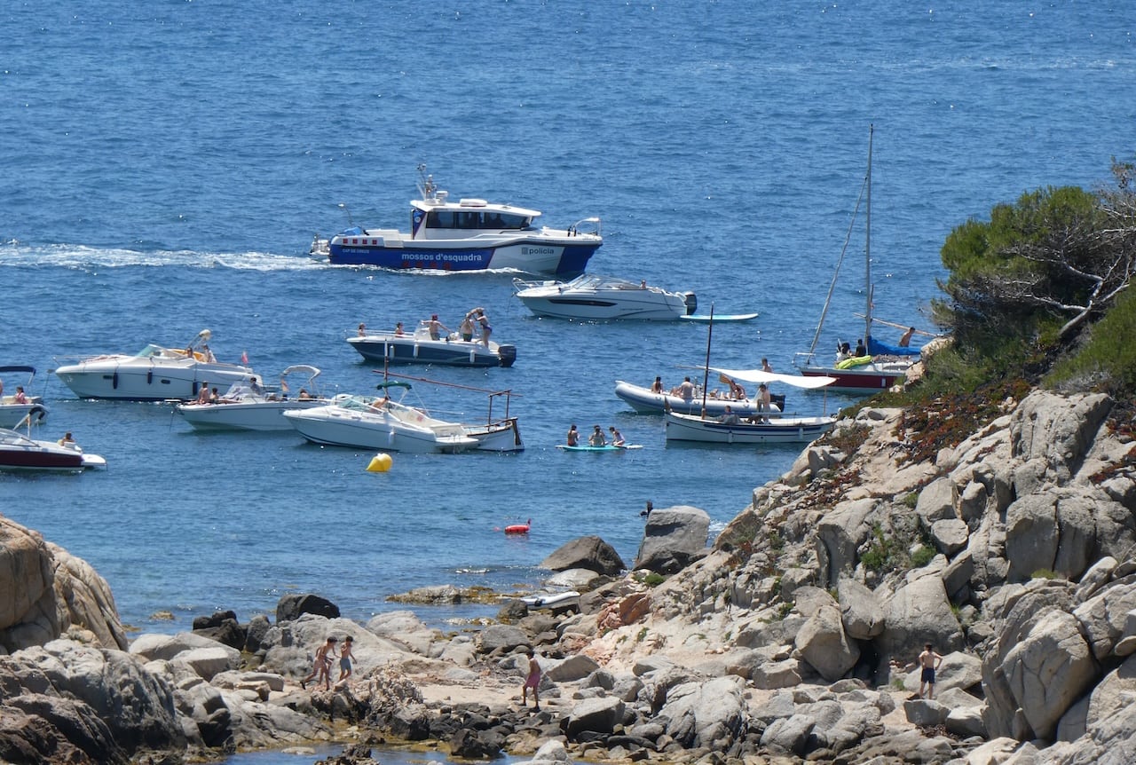 Embarcacions fondejades a Cap Roig (Juliol 2024)